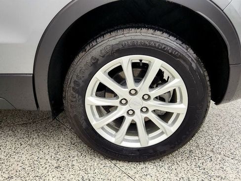 Used 2023 Cadillac XT4 Luxury FWD image 9