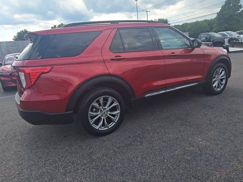 Used 2023 Ford Explorer XLT w/ Equipment Group 202A AWD/4WD image 19