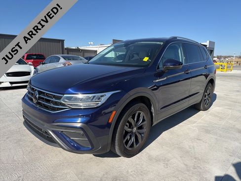 Used 2022 Volkswagen Tiguan SE image 1
