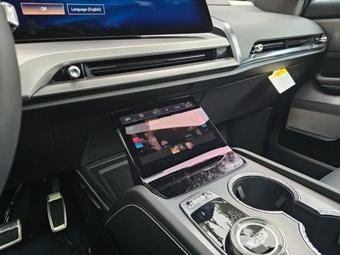 New 2026 Cadillac Vistiq Luxury image 30