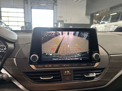 Certified 2023 Nissan Altima 2.5 SV FWD image 16