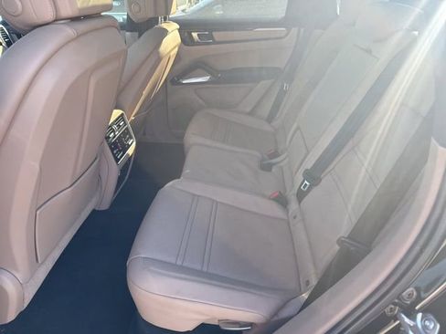 Used 2021 Porsche Cayenne Turbo image 13