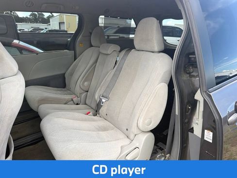 Used 2011 Toyota Sienna LE FWD image 8