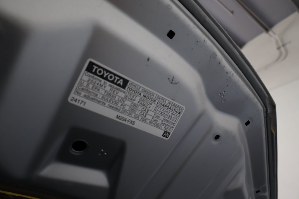 Used 2024 Toyota Prius XLE AWD/4WD image 33