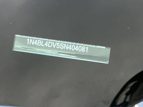 Used 2025 Nissan Altima 2.5 SV FWD image 19