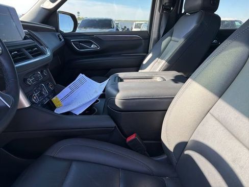 Used 2024 Chevrolet Suburban Z71 w/ Luxury Package image 9