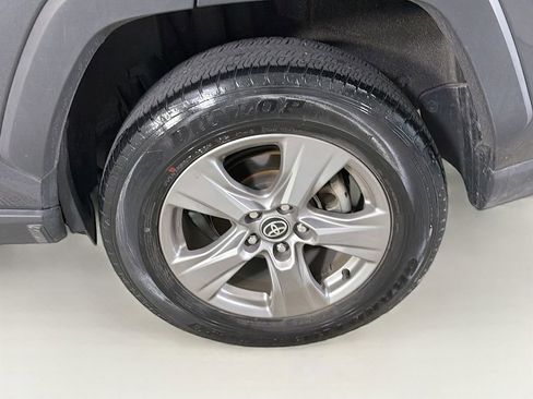 Used 2024 Toyota RAV4 XLE w/ Convenience Package FWD image 30