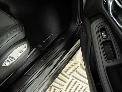 New 2026 Porsche Macan AWD/4WD image 26