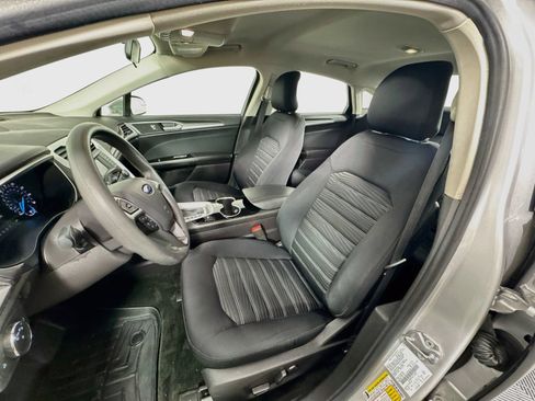 Used 2016 Ford Fusion SE FWD image 19