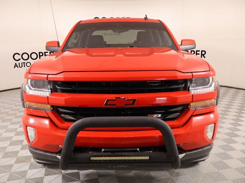 Used 2018 Chevrolet Silverado 1500 LT w/ Texas Edition image 9