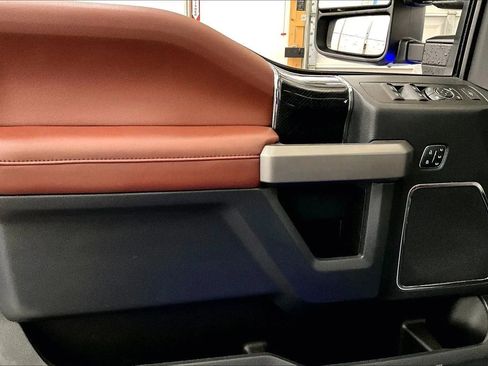 Used 2022 Ford F450 Platinum w/ FX4 Off-Road Package image 22