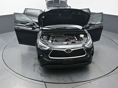 Certified 2023 Toyota Highlander XLE image 59