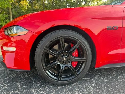 Used 2018 Ford Mustang GT w/ Black Accent Package RWD image 4