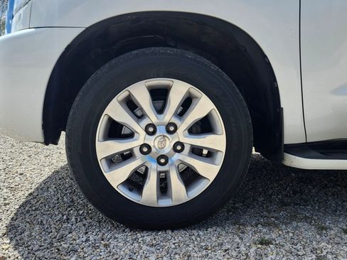 Used 2016 Toyota Sequoia Platinum image 10