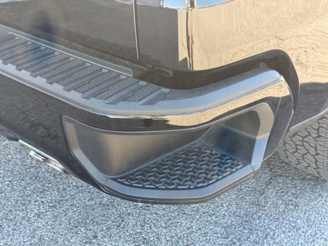 Certified 2022 Chevrolet Silverado 1500 RST w/ LPO, Blackout Package AWD/4WD image 14