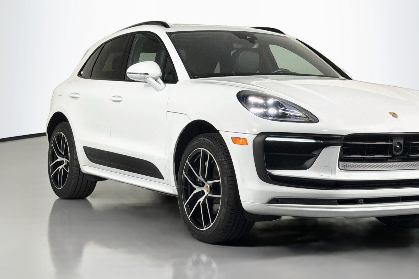 Used 2023 Porsche Macan AWD/4WD image 13