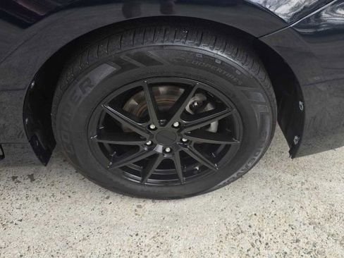 Used 2017 Toyota Prius V Three w/ Carpet Mat Package image 12