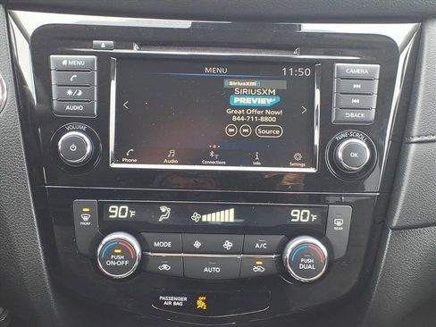 Used 2020 Nissan Rogue SV image 7