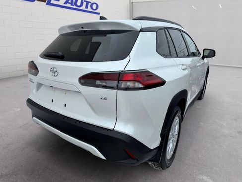 Used 2026 Toyota Corolla Cross LE w/ Moonroof Package image 9