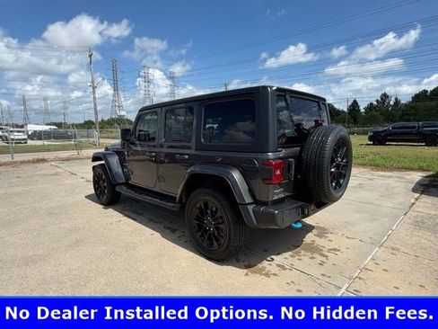 Used 2022 Jeep Wrangler Unlimited Sahara w/ Cold Weather Group AWD/4WD image 2