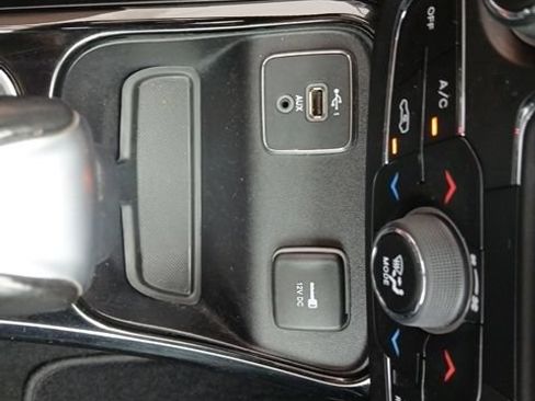Used 2021 Jeep Compass Latitude FWD image 33