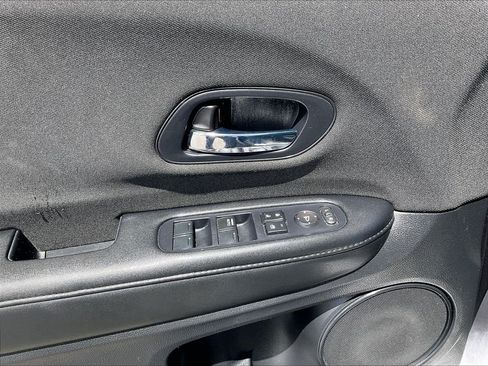 Used 2021 Honda HR-V Sport image 36
