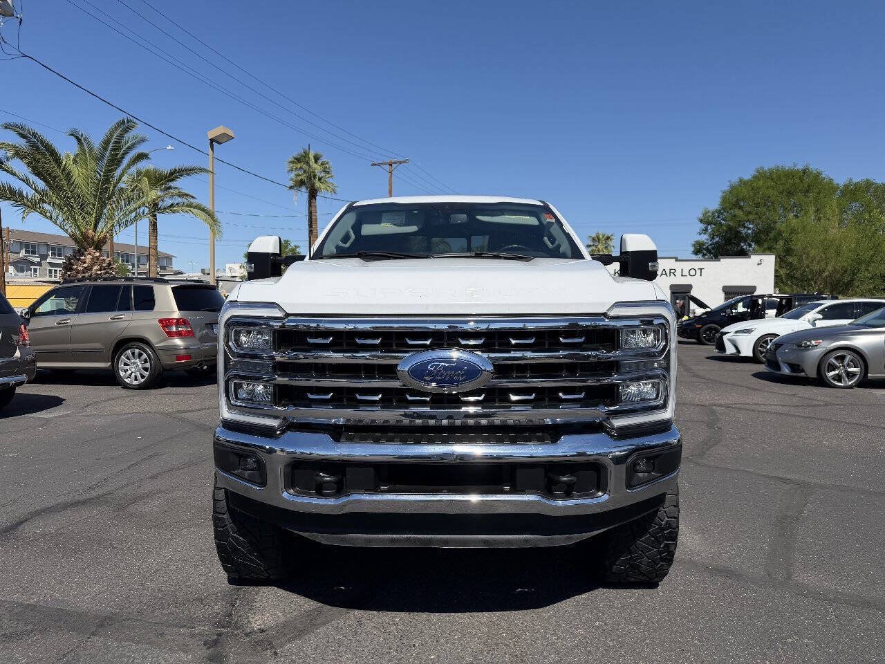 Used 2023 Ford F350 Lariat w/ FX4 Off-Road Package AWD/4WD image 3