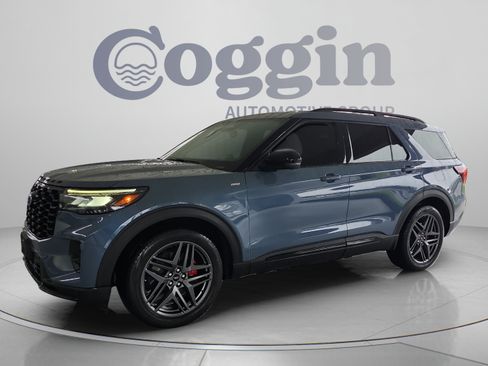 Certified 2025 Ford Explorer ST-Line w/ Premium Package RWD image 1