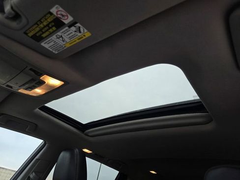 Used 2016 Toyota Highlander XLE image 18