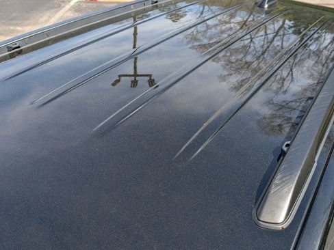 Used 2023 Jeep Grand Cherokee Limited w/ Black Appearance Package image 14