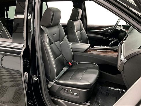 Used 2023 Cadillac Escalade Premium Luxury image 7