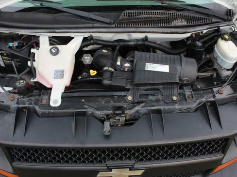 Used 2009 Chevrolet Express 2500 image 33
