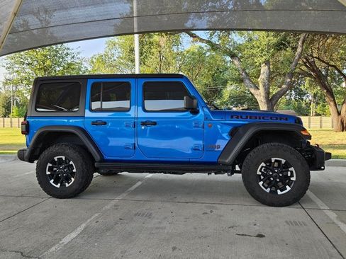 Used 2024 Jeep Wrangler Unlimited Rubicon w/ Capability Package AWD/4WD image 4