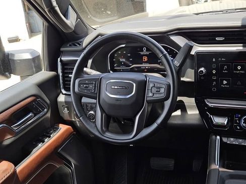 Used 2025 GMC Sierra 3500 Denali Ultimate AWD/4WD image 16