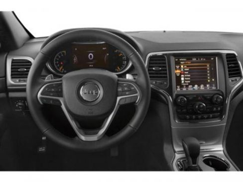 Used 2018 Jeep Grand Cherokee Altitude AWD/4WD image 10