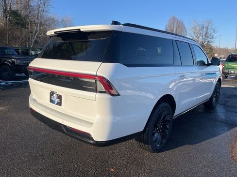 New 2025 Lincoln Navigator L Reserve w/ Jet Appearance Package image 6