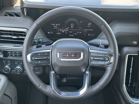 Used 2025 GMC Yukon XL Elevation AWD/4WD image 19