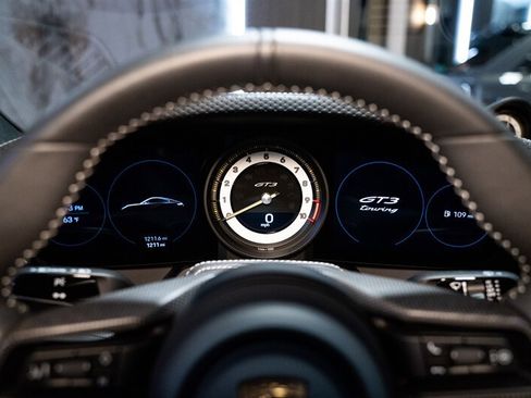 Used 2022 Porsche 911 GT3 RWD image 19