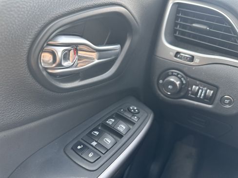 Used 2022 Jeep Cherokee Latitude Lux image 26