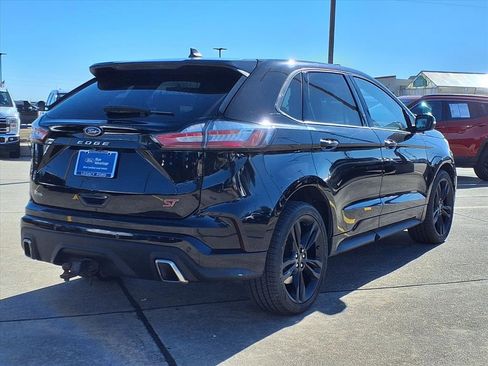 Certified 2022 Ford Edge ST w/ Equipment Group 401A image 2