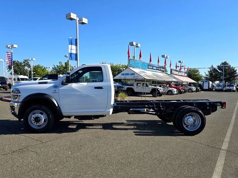 New 2026 RAM 5500 Tradesman image 8