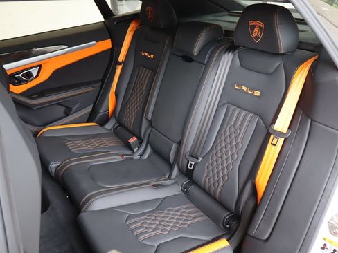 Used 2024 Lamborghini Urus S AWD/4WD image 13