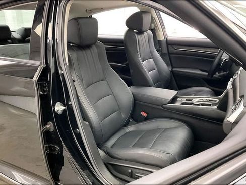 Used 2019 Honda Accord Touring image 7