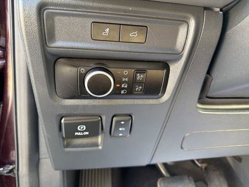 Used 2024 Ford Expedition Max XLT image 18