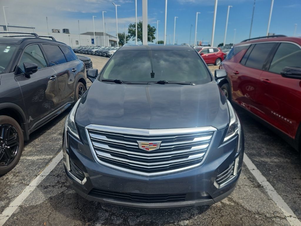 Used 2019 Cadillac XT5 Premium Luxury w/ Driver Assist Package AWD/4WD image 4