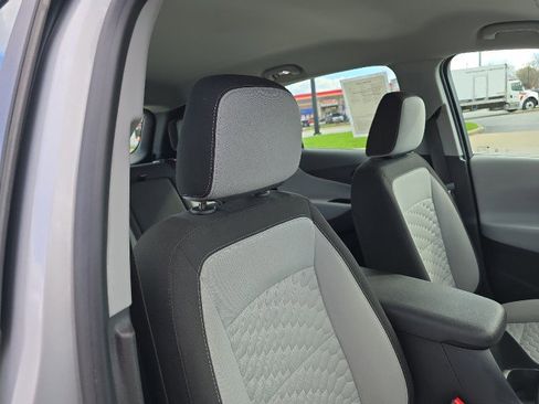 Used 2020 Chevrolet Equinox LS image 44