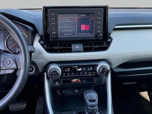 Used 2019 Toyota RAV4 XLE FWD image 9