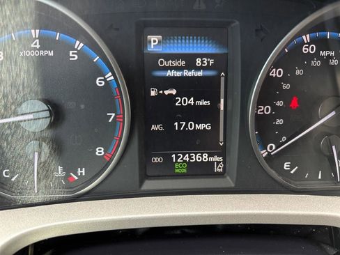 Used 2017 Toyota RAV4 LE image 17