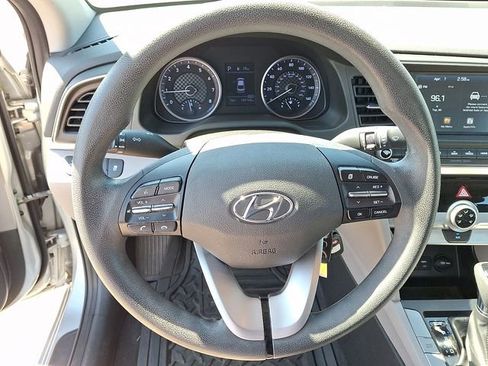 Used 2019 Hyundai Elantra SEL image 15
