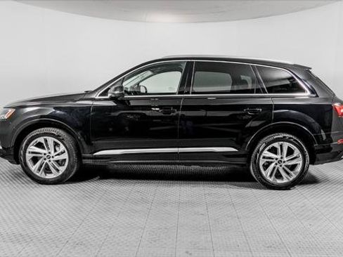 Used 2023 Audi Q7 2.0T Premium Plus w/ Premium Plus Package AWD/4WD image 3